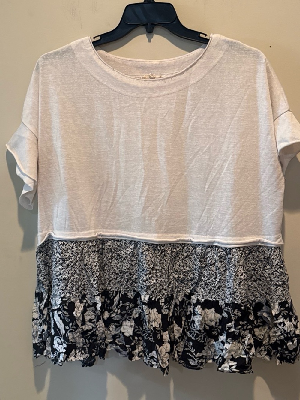 easel White Short Sleeve Top with Black Floral Tiered Hem